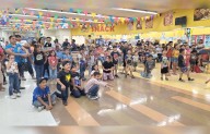 Consiente Súper Gutiérrez a ‘peques’ con show de payasos
