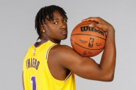 Lakers’ Adou Thiero shows ‘insane’ athleticism despite knee swelling