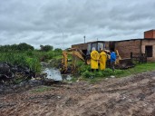 BARRANQUERAS: Intensifican La Limpieza de Canales Para Garantizar El Escurrimiento De Agua.