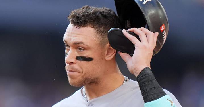 After Judge and Stanton come up empty in key spot, bullpen unravels for Yankees in Game 1 of ALDS