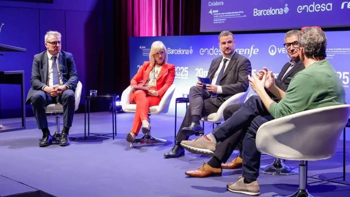 Govern, Ayuntamiento, Rodalies y Hospital Sant Pau reivindican la transformación de Barcelona