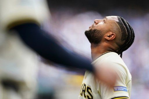 Brewers' Chourio undergoes MRI but stays upbeat after leaving NLDS Game 1 with hamstring tightness