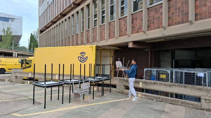 Despedida al edifico de Correos del Portillo: "Si lo que viene después es una chapuza no me parece bien el derribo"