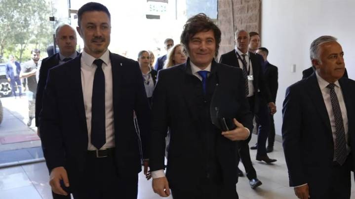 El Gobierno puso en marcha reuniones clave para definir los cambios en el Gabinete