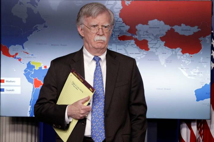 Departamento de Justicia busca imputar a John Bolton, exasesor de Donald Trump