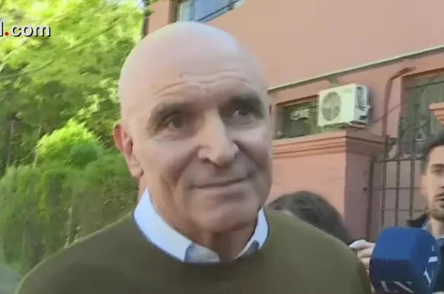 Votó Espert en Beccar y expresó de manera escueta: “Me ubico en el lugar que me corresponde”