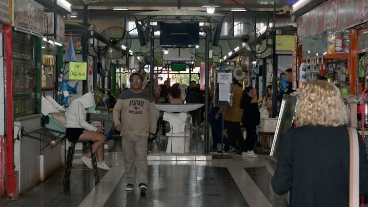Demoraron a un joven por robar dinero de una carnicería del Mercado Armonía