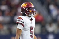 Commanders QB Jayden Daniels leaves with hamstring injury in 3rd quarter against Cowboys