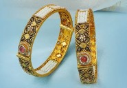 Gold tanks to Rs 1,25,600/10 grams in Delhi markets amid weak glo...