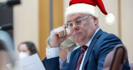Environment Minister Murray Watt wants new laws before Christmas