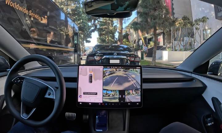 NHTSA probes 2.9 million Tesla vehicles over reports of FSD traffic violations