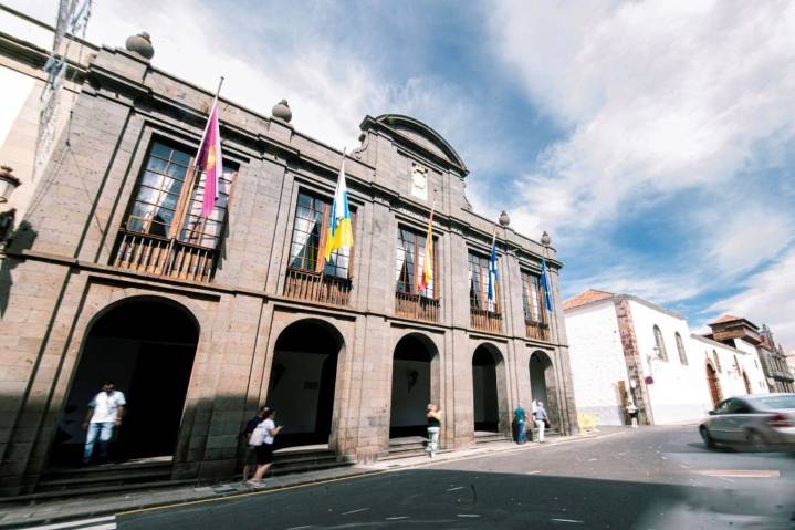 La Laguna acata la resolución que anula la adjudicación del alumbrado público