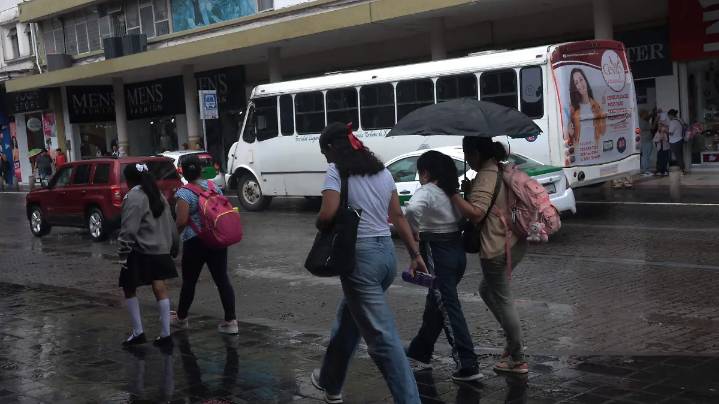 Suspenden clases en el estado de Veracruz debido a fuertes lluvias este miércoles