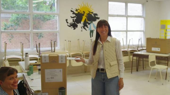 Julieta Corroza votó en Plottier y opinó que estas elecciones son muy importantes para el país