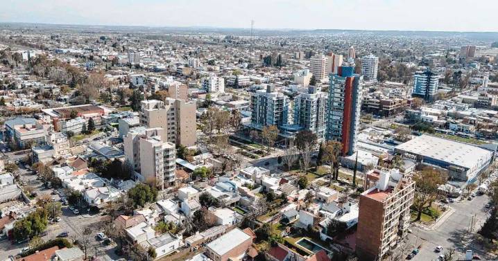 Venta directa de terrenos en Roca: el municipio vendió dos inmuebles de grandes dimensiones