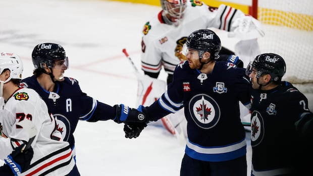 Top line fills the net as Winnipeg Jets beat Chicago in Jonathan Toews' 1st game against former team