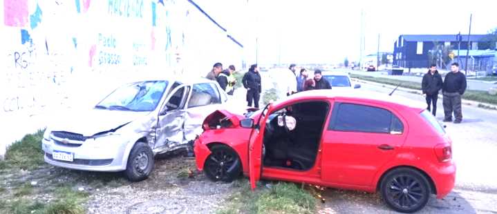 Dos heridos tras un choque en una transitada esquina de Río Gallegos
