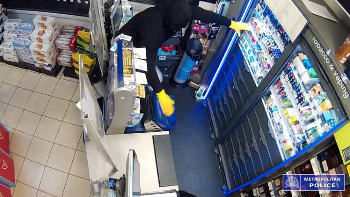 Met Police raid more than 120 shops suspected of selling stolen goods in shoplifting crackdown