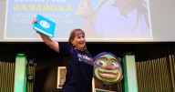 Víctima de 'falsos positivos' es elegida defensora del año en Colombia