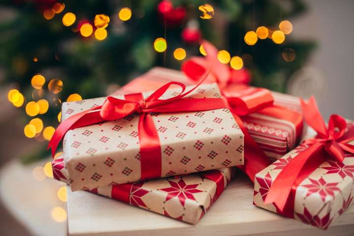 Dear Abby: My husband hates the way I pick out holiday gifts, but won’t do the work himself