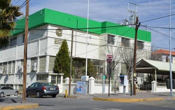 Piden exalumnos de Cobach entrega inmediata de certificados
