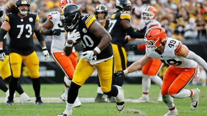 How did Browns rookie LB Carson Schwesinger grade out in Week 6?