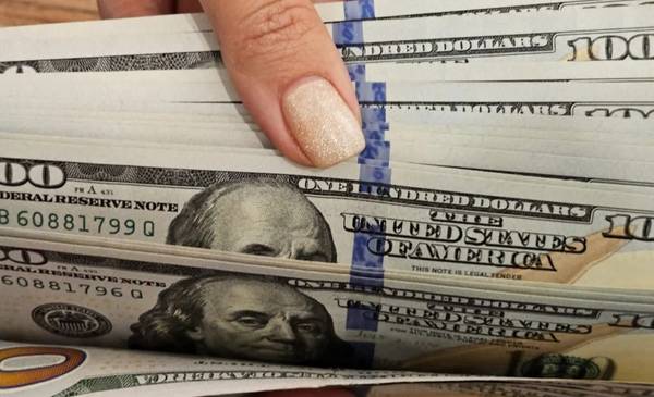 Se aceleró la dolarización por temor a anuncios económicos el fin de semana