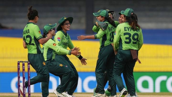 AUS vs PAK Live Score: Pakistan rattle Australia as Sandhu runs riot in Colombo