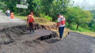 Lluvias provocan gran grieta y hundimiento en carretera de Venustiano Carranza, en Puebla