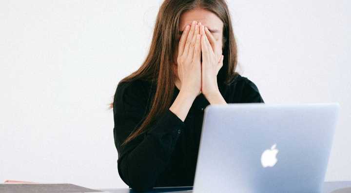 El agotamiento laboral en EE. UU. alcanza su nivel más alto en 6 años: millones al límite