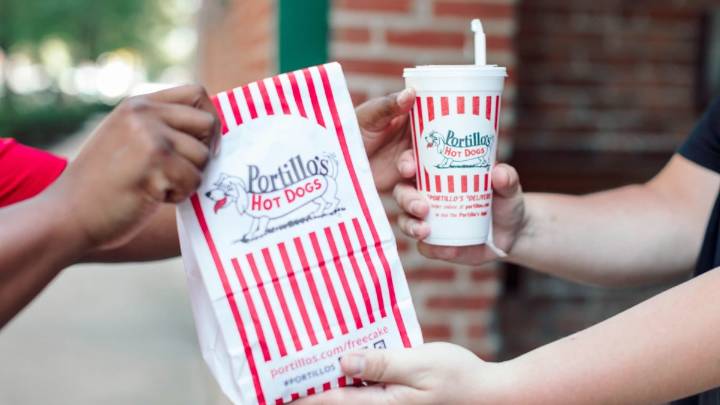 Portillo’s appears to quietly reverse drive-thru payment policy – NBC Chicago