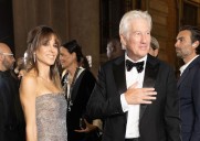 El sueño español de Richard Gere y Alejandra Silva llega (de momento) a su fin: la pareja vuelve a EE UU tras un año en Madrid