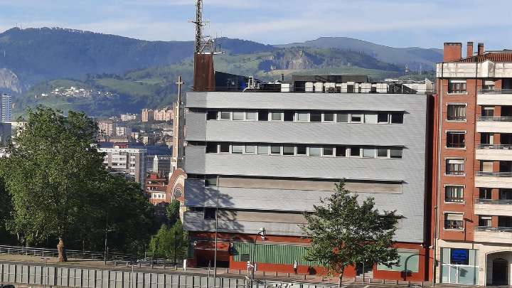 Detenido en Bilbao un hombre que mantenía a su madre retenida en condiciones higiénicas deplorables