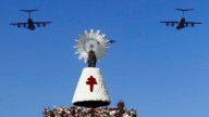 Un piloto de Zaragoza sobrevuela la Ofrenda de Flores a la Virgen del Pilar: "Mi familia me pide pasar con ellos, tendré que turnarme"