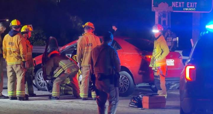 Pinned under car, motorcyclist killed in 101 Freeway crash