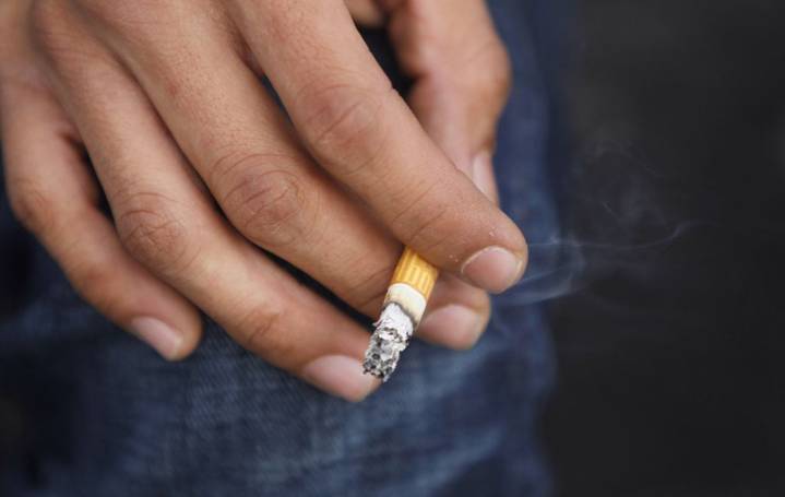 Dejar de fumar, aunque sea tarde, implica menos riesgo de demencia