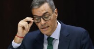 Pedro Sánchez marca tendencia con sus gafas de ver: un modelo de pasta de casi 300 euros