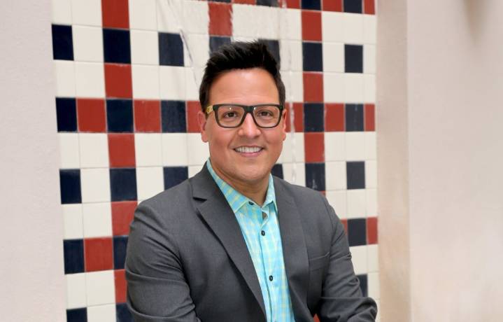 ‘La educación brilló por su ausencia’: Raúl González publica video con JLo y causa debate