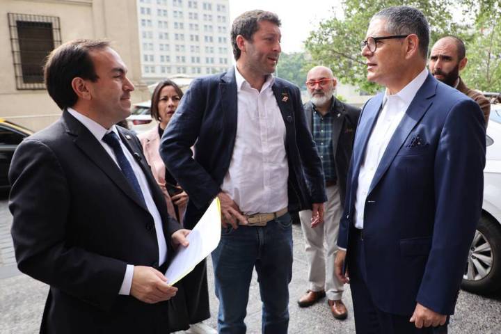 Error en cobros de cuentas de la luz: UDI acude al Sernac y exige medidas de reparación