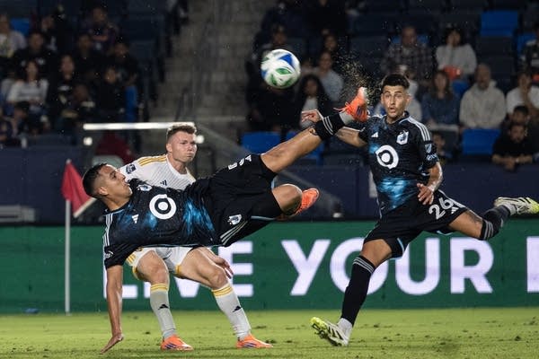 Minnesota United loses 2-1 to L.A. Galaxy