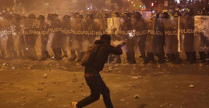 Perú investiga muerte de manifestante tras protesta en Lima