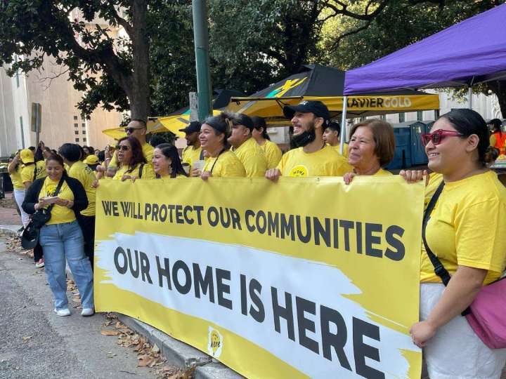 Federal government could resume taking DACA applications