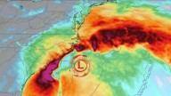 Un fuerte "nor’easter" está desatando vientos dañinos mientras se desplaza por la costa este de EE.UU. Lo peor está por venir