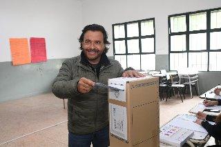 Sáenz emitió su voto e invitó a la ciudadana a participar de la jornada