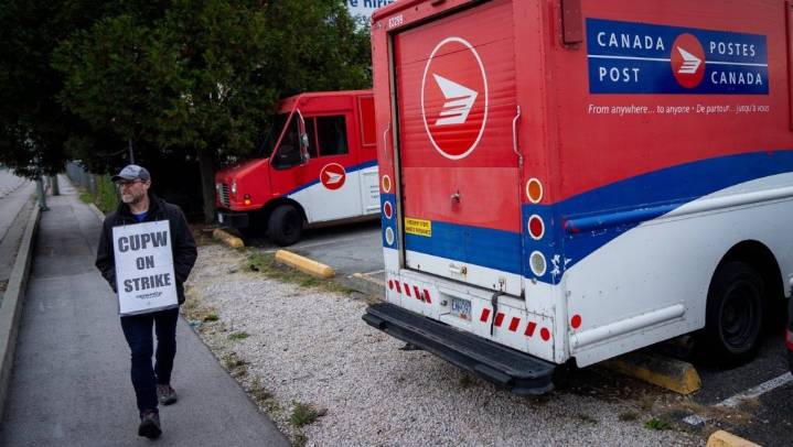 Canada Post, union set to meet again as rotating strike stretches on
