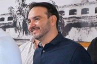 UN BUEN GESTO! El gobernador electo da un bono por el Día de la Madre
