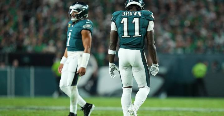 A.J. Brown: “Just to clear this up…”