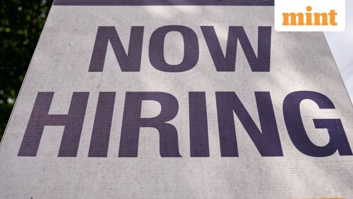 US unemployment claims rise amid stagnant labour market, government shutdown