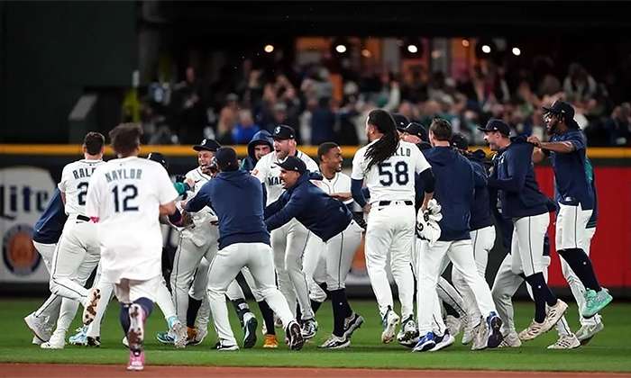 Avanza Seattle a serie de campeonato