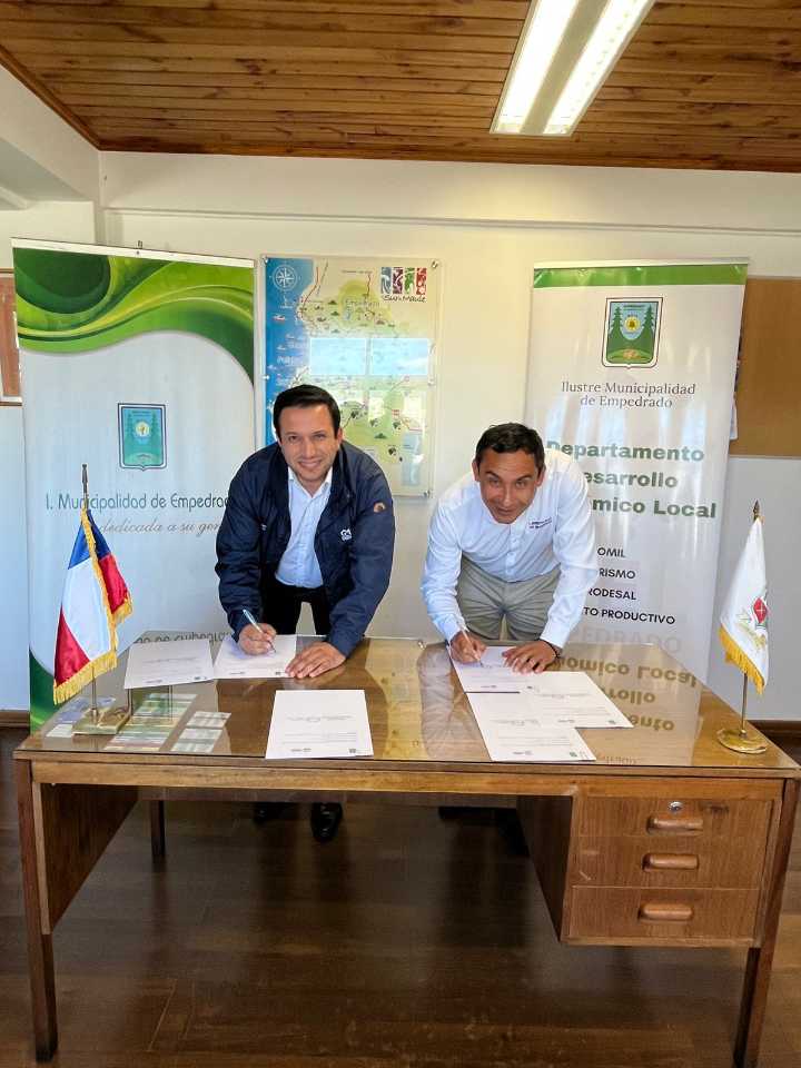 CRDP Maule y Municipalidad de Empedrado firman convenio de colaboración para fortalecer el desarrollo local